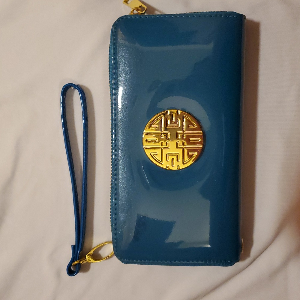 Chinese Prosperity Shou Wallet with Gold Accent